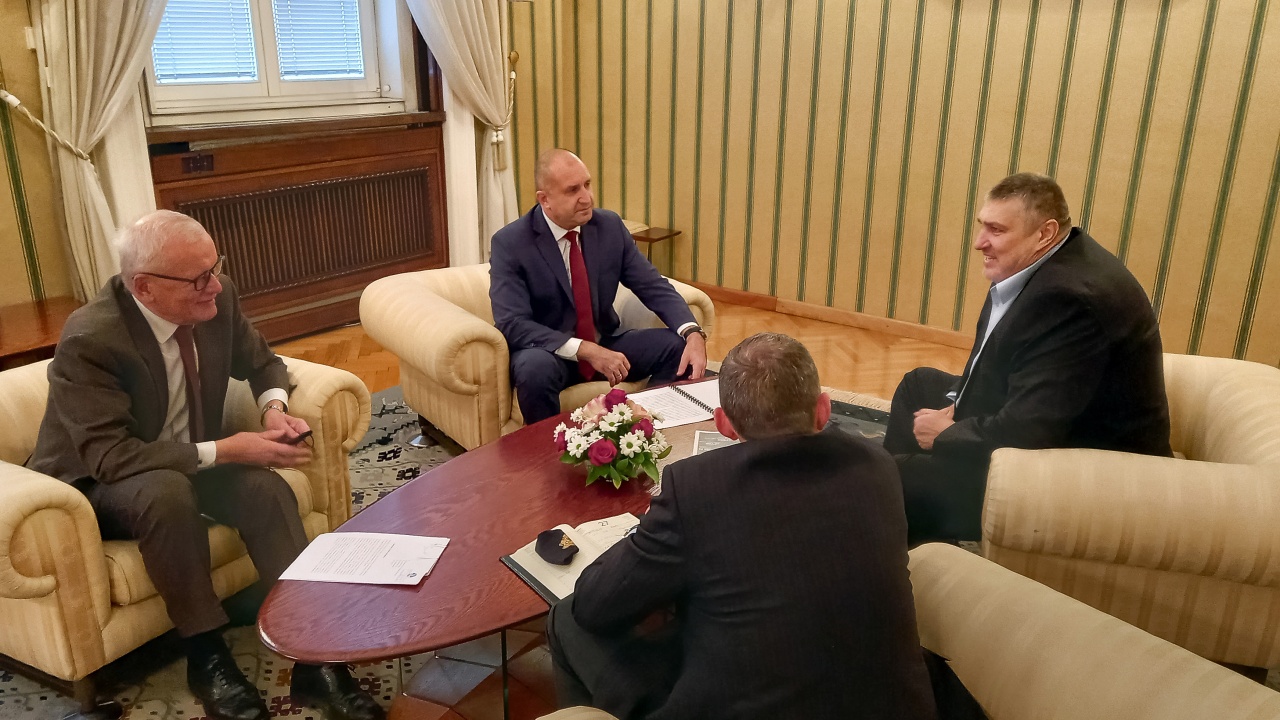 Държавният глава се срещна днес на „Дондуков“ 2 с президента