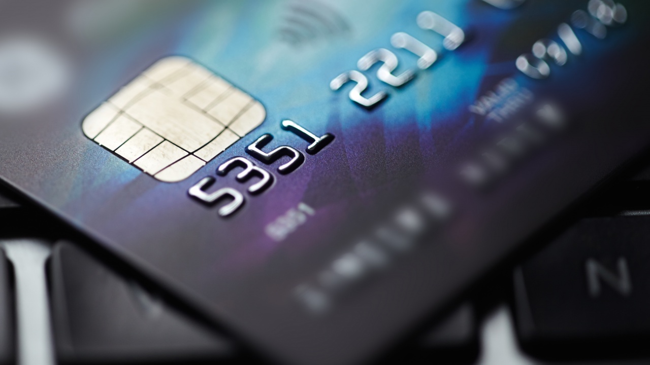 Пощенска банка: През 2021 г. българите заложиха на удобството на картовите плащания