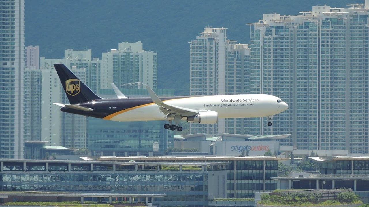Хонконг съкращава карантината за пристигащи пътници от февруари