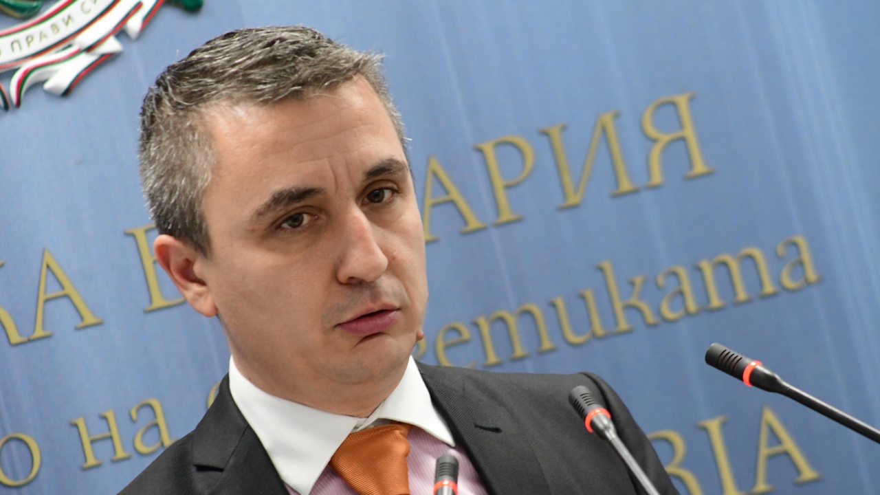 Енергийният министър обясни какво доведе до освобождаването на ръководството на "Булгаргаз"