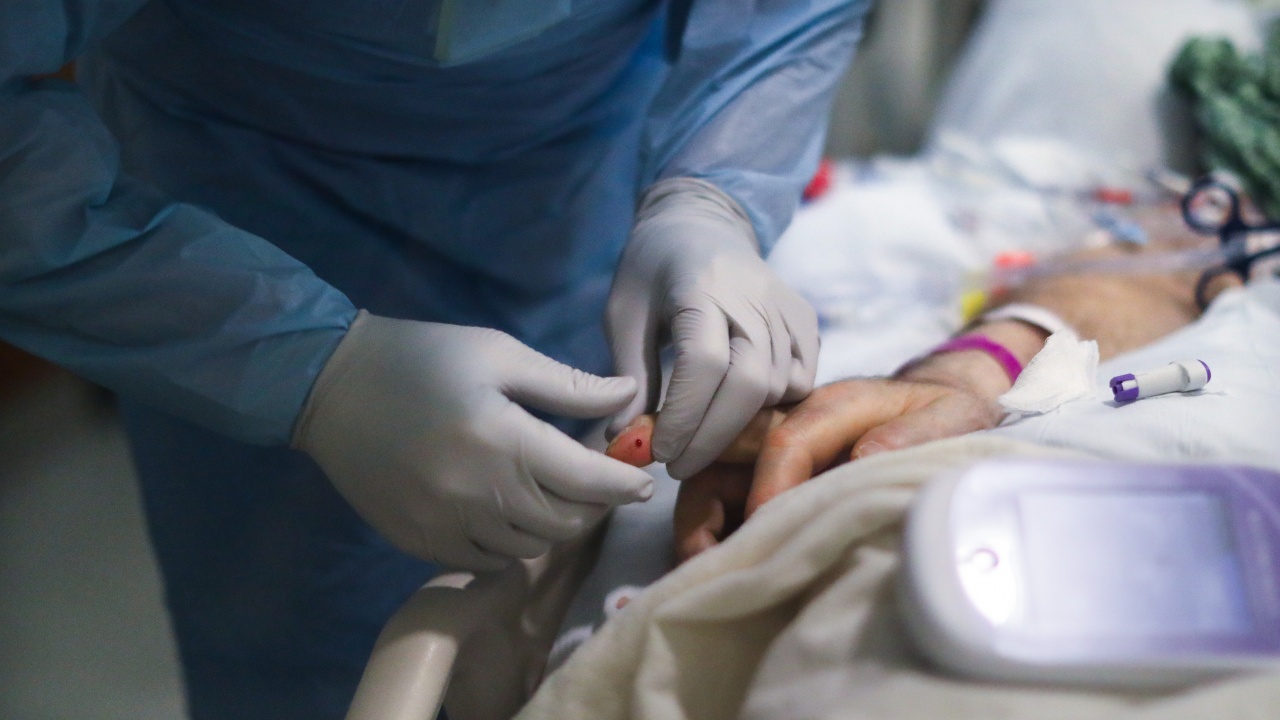  Броят на тежко болните с COVID-19 пациенти в Израел надвиши 1000 