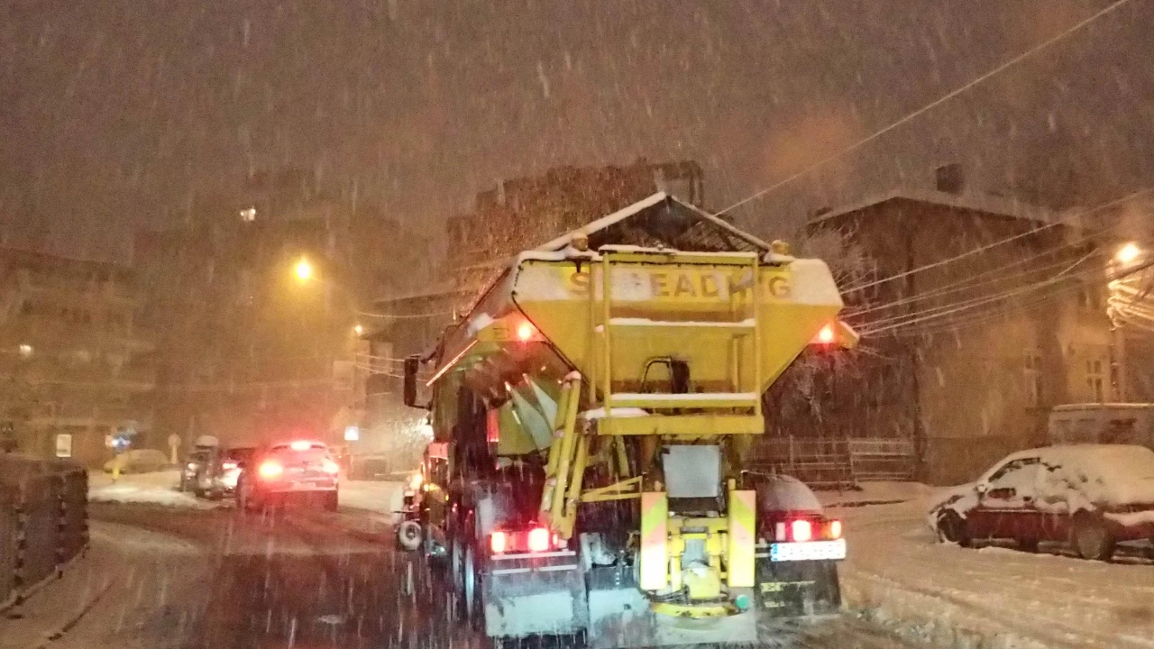 В София във връзка с валежите от сняг през цялата