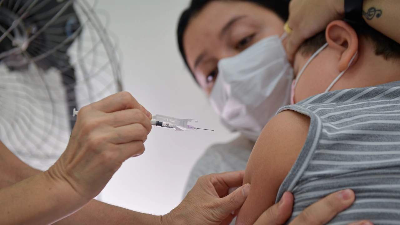 Само 15 деца в област Монтана са ваксинирани по желание
