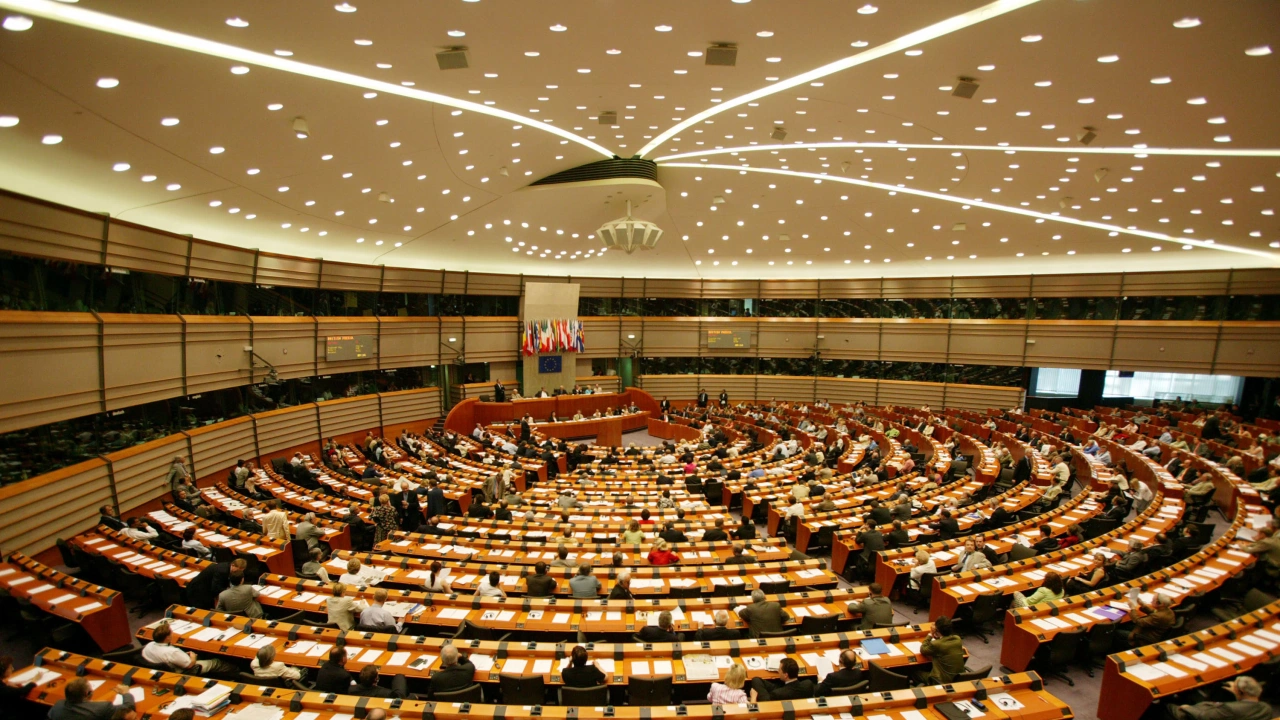 Евродепутати от комисиите по външни работи и по отбрана заминават