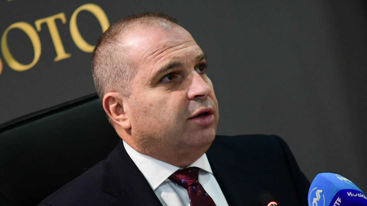 Вицепремиерът и министър на регионалното развитие и благоустройството Гроздан КараджовГроздан