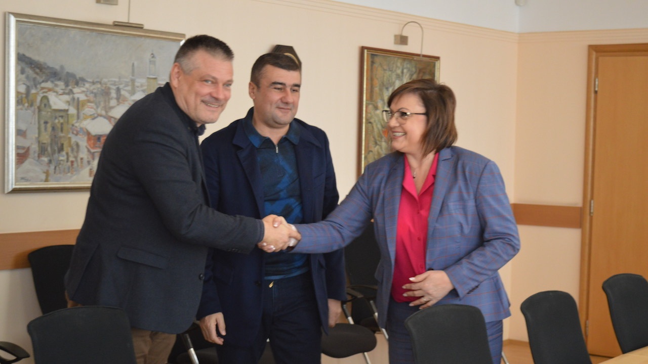 Министър Нинова: Търговските вериги трябва да предлагат повече български стоки