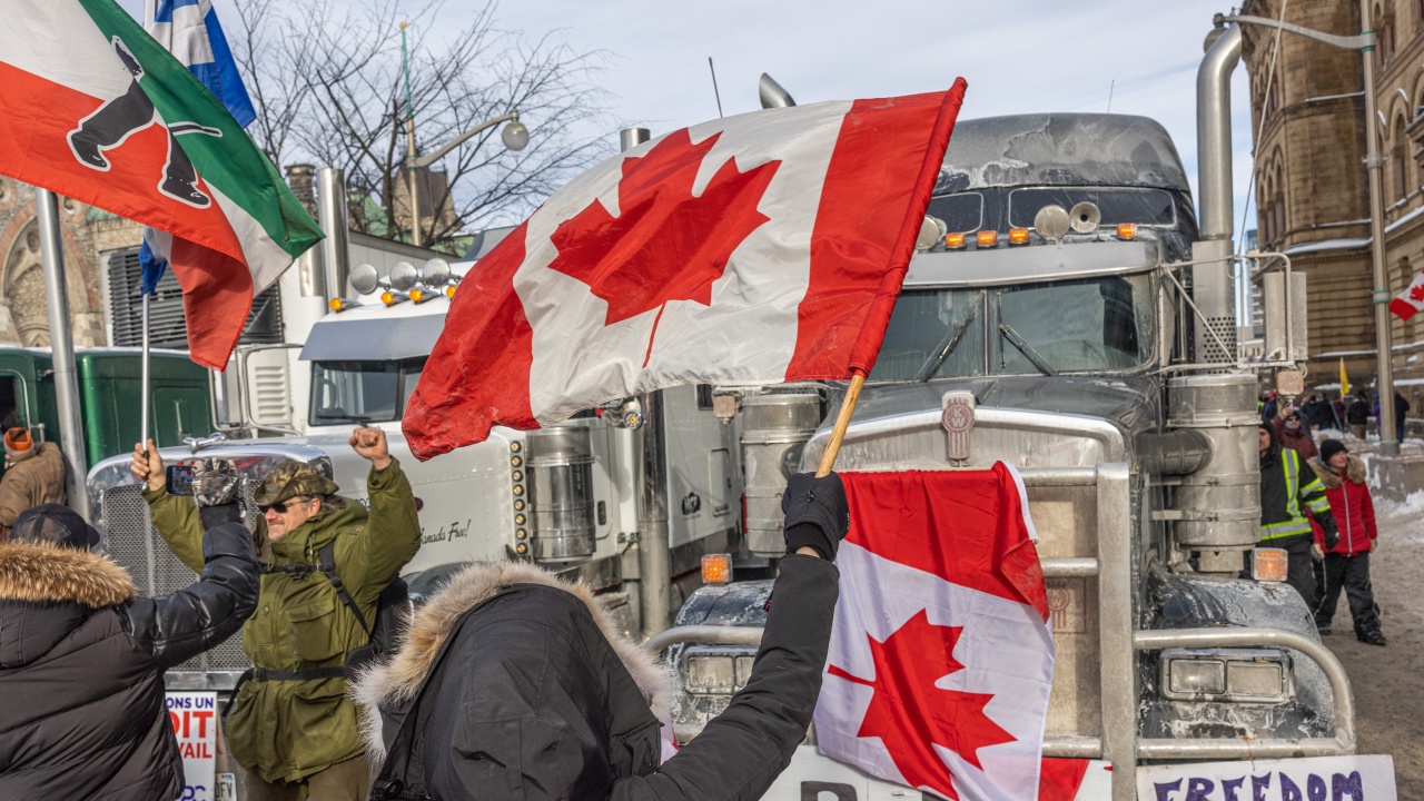 Протестите в Канада срещу ваксините предизвикаха възмущение