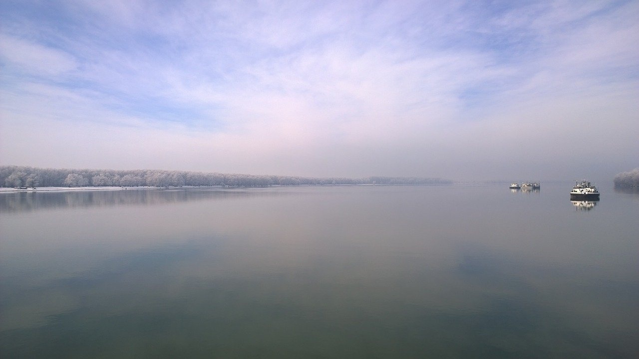 Корабоплаването по Дунав е нормално въпреки ниското ниво на реката