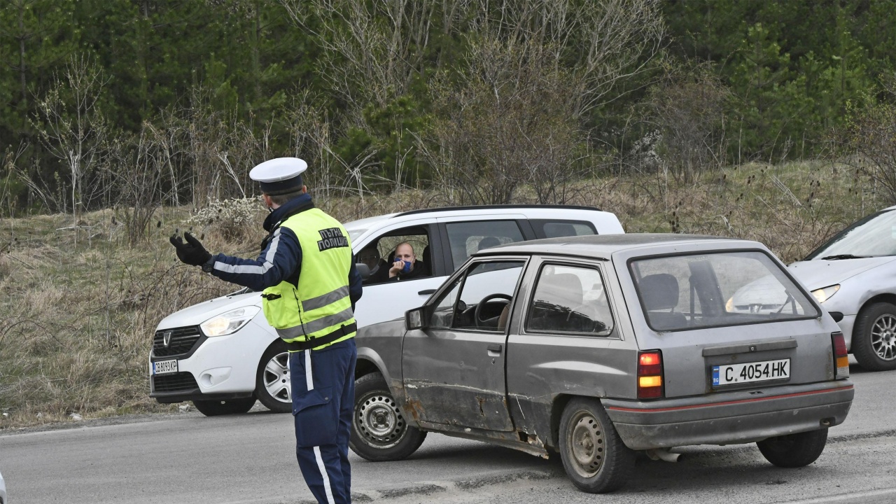 Катастрофа предизвика почти 4-часово задръстване на пътя Перник-София