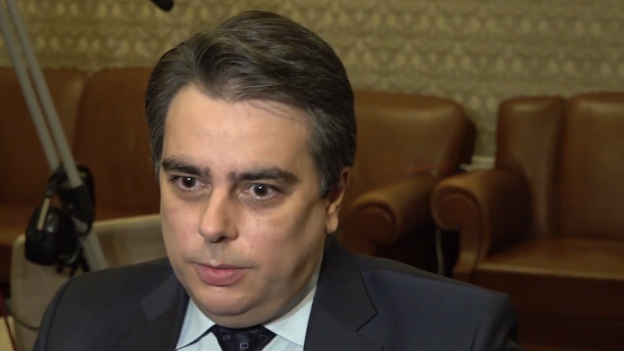 Асен Василев с подробности за компенсациите за скъпия ток