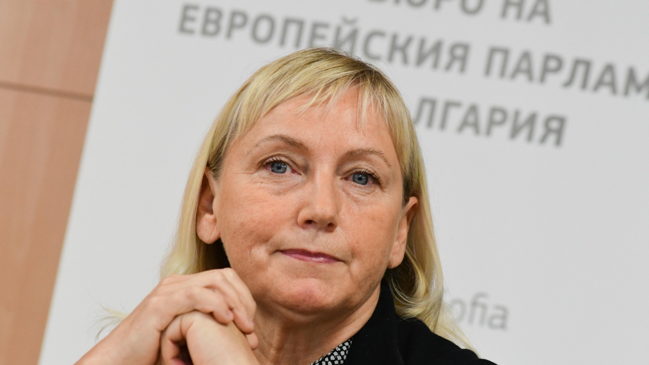 ЕП ще гласува предложение да се отхвърли искането за сваляне на имунитета на Елена Йончева