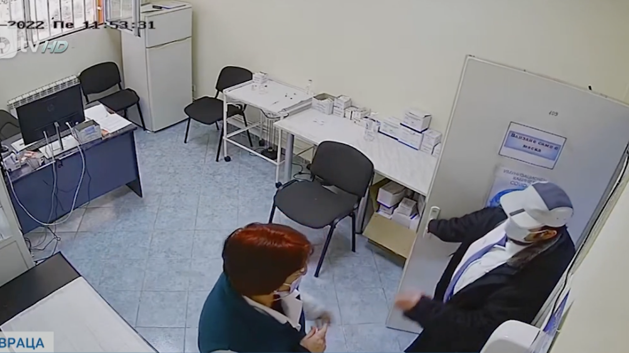 Мъж нахлу в кабинет във Враца и се разкрещя: Вие сте убийци, Бог ще ви осъди!