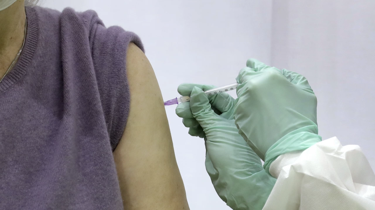 Имунизационният център на УМБАЛСМ Н И Пирогов продължава да ваксинира