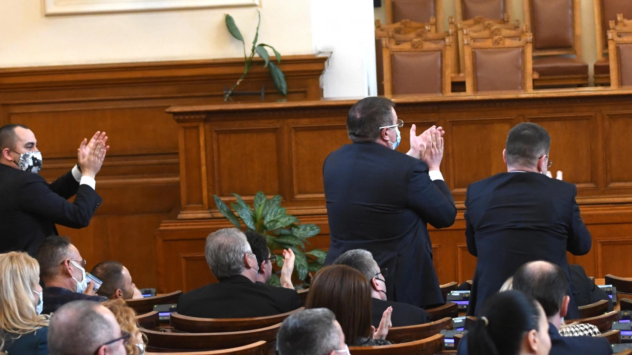 Парламентът прие оставката на Сотир Цацаров Сотир Цацаров е роден
