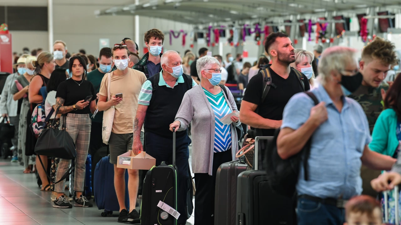 Португалия ще отмени изискването пристигащите от чужбина със самолет да