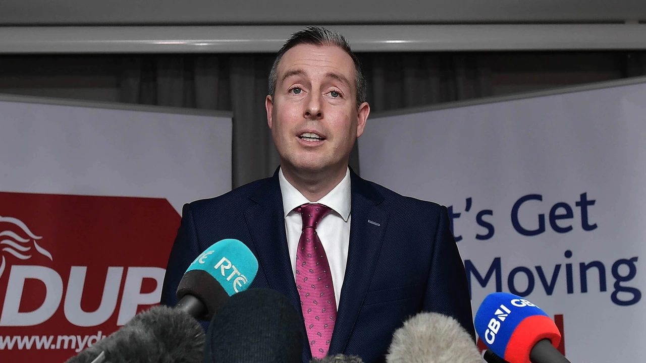Първият министър на Северна Ирландия Пол Гиван обяви оставката си