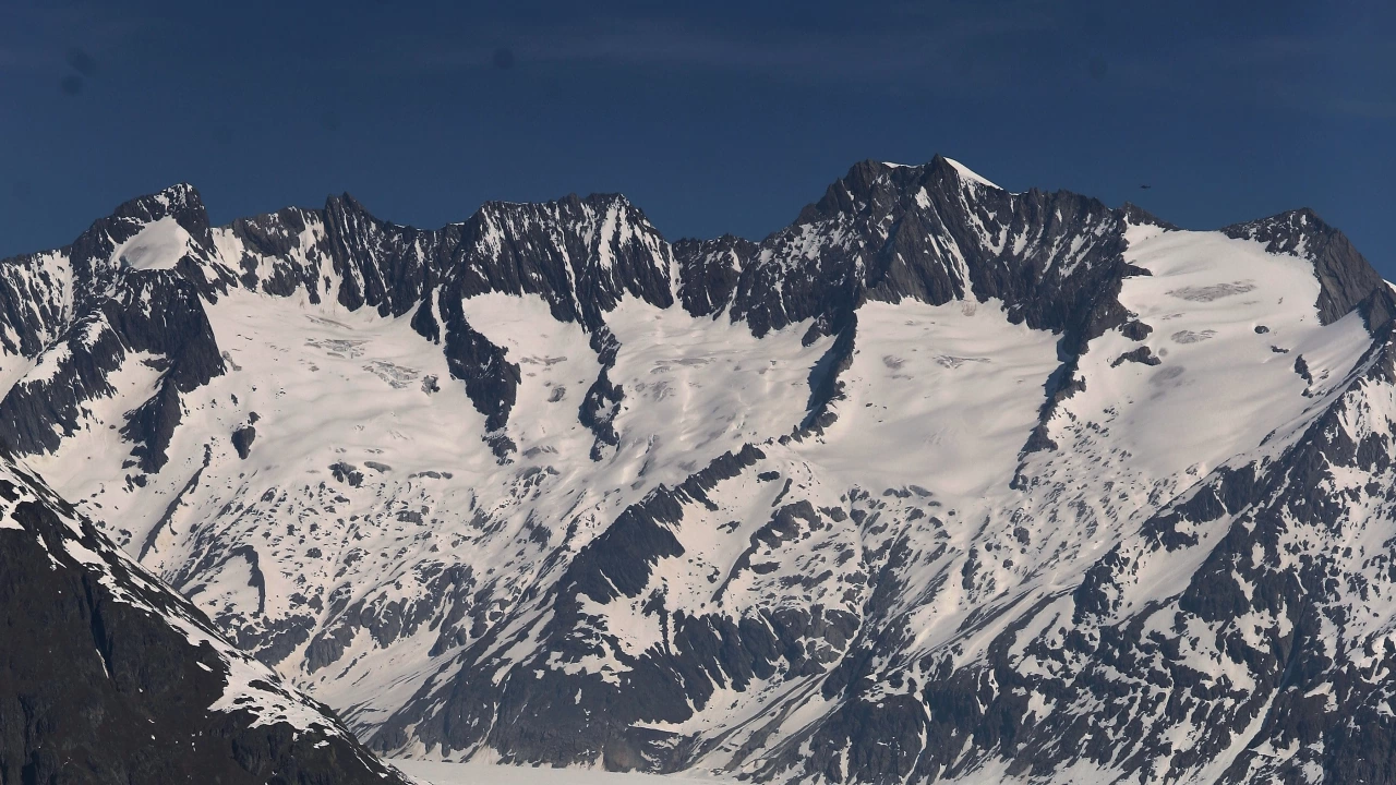 Лавина в Австрийските алпи близо до границата със Швейцария е