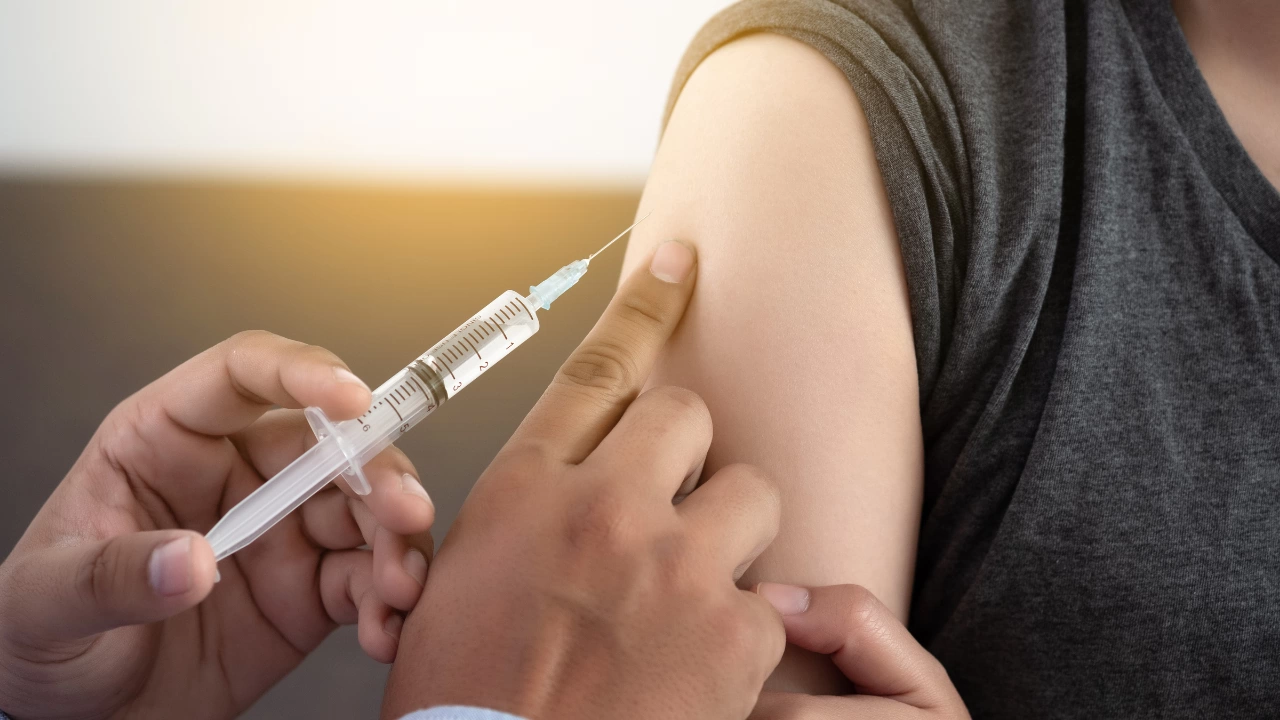 В Плевен през почивните дни ваксини срещу COVID 19 ще се
