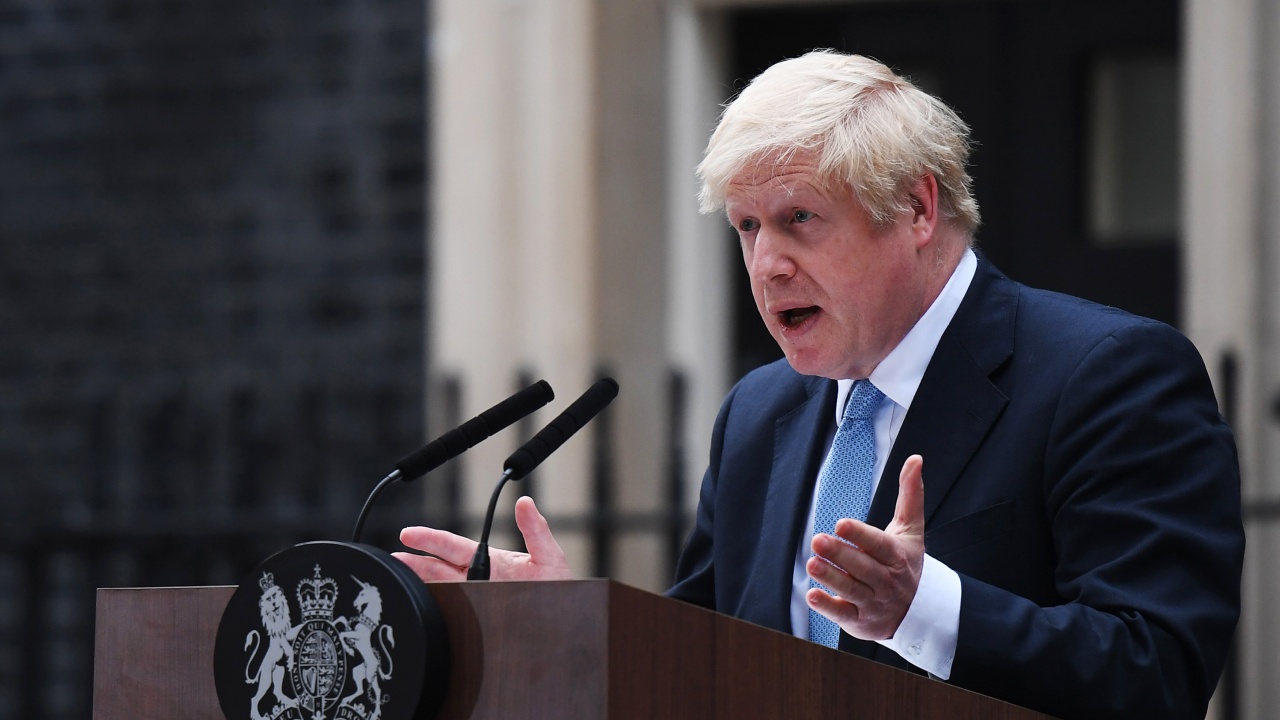 Борис Джонсън е призован да се извини на лидера на опозицията
