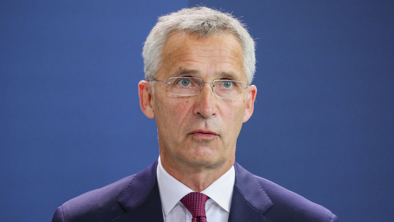 Столтенберг: Уважаваме решението на Сърбия да не се присъедини към НАТО