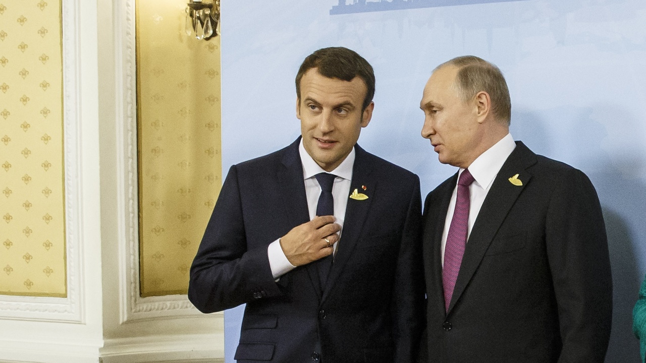  Путин държал Макрон на отдалеченост поради отвод на френския президент да си направи ПСР тест в Москва 