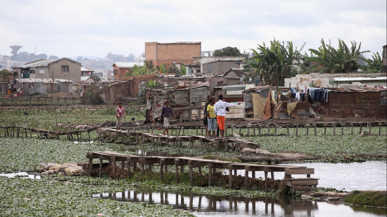 Броят на жертвите на тропическия циклон Батсираи в Мадагаскар нарасна до