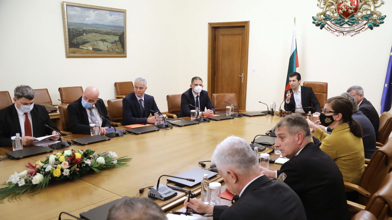  Премиерът Петков свика Съвета по сигурността поради напрежението сред Русия и Украйна 
