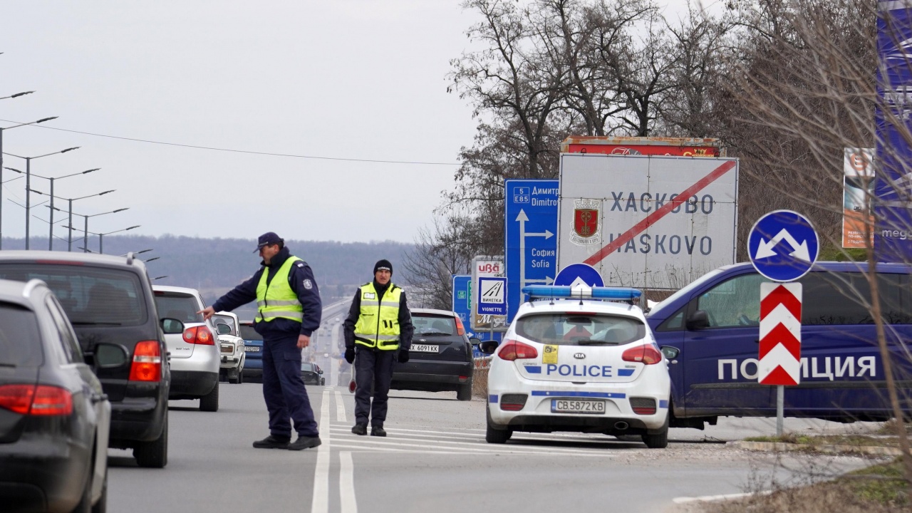 Простреляха посред нощ бизнесмен в Хасково, градът осъмна с пропускателни пунктове