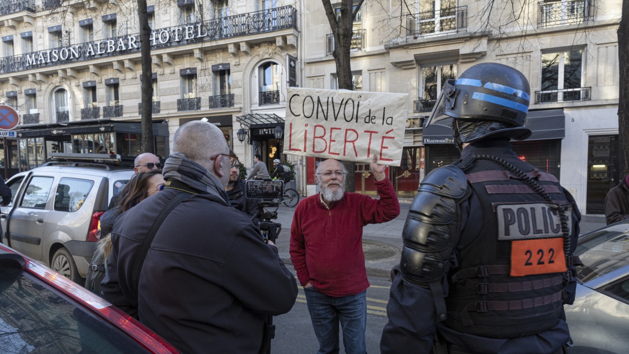 Полицията в Париж задържа над 80 участници в "конвоя на свободата"