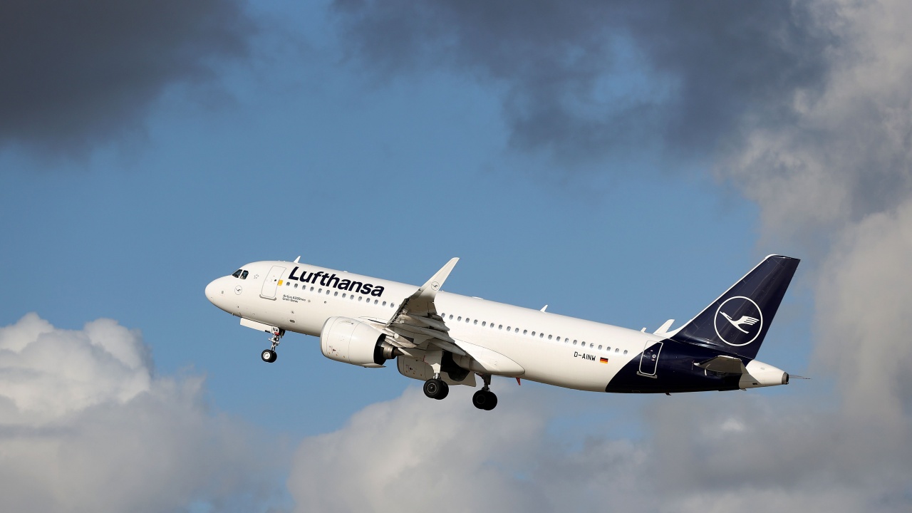 Германският авиопревозвач "Луфтханза" обмисля дали да престане да лети през