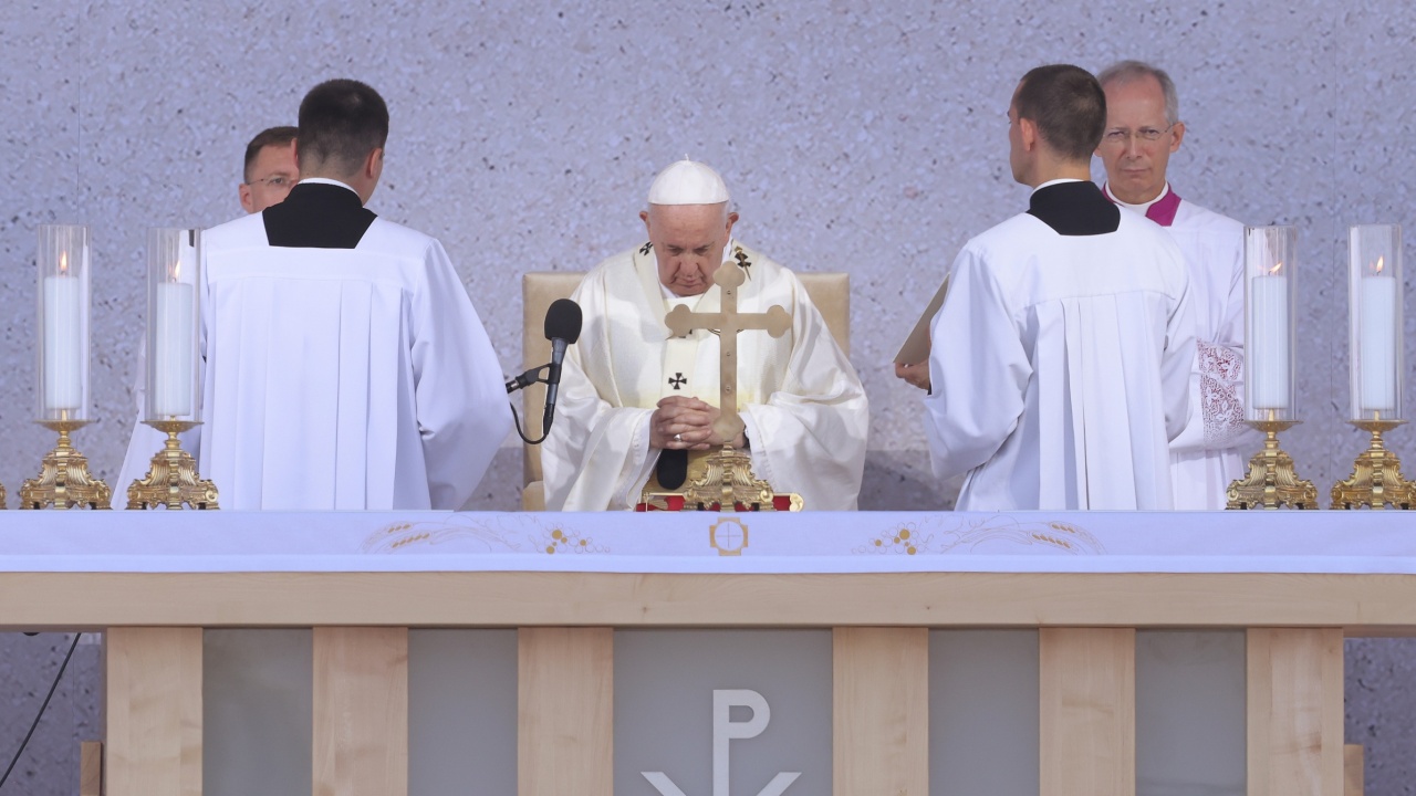  Папата се помоли за мир в Украйна 