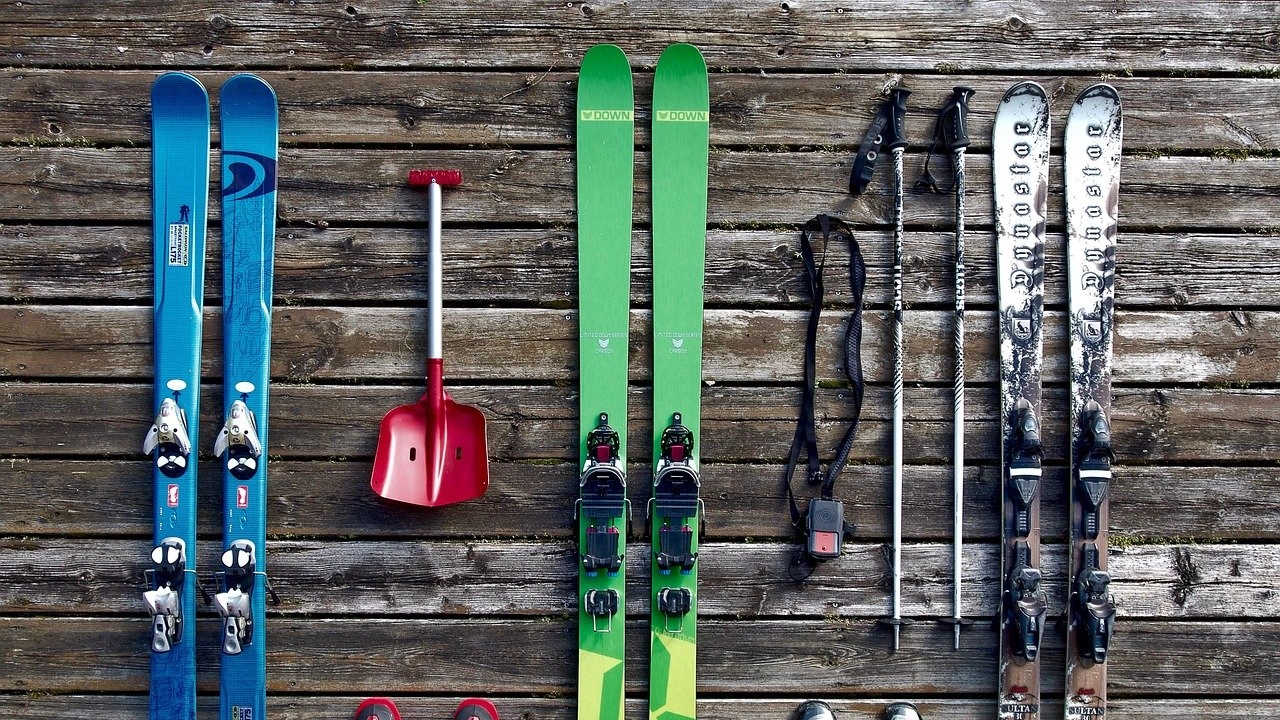 564 700 комплекта ски и сноуборд са били изнесени от