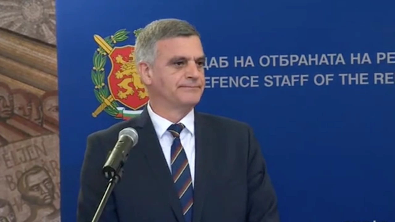 Българската армия развива с еднаква загриженост трите вида въоръжени сили