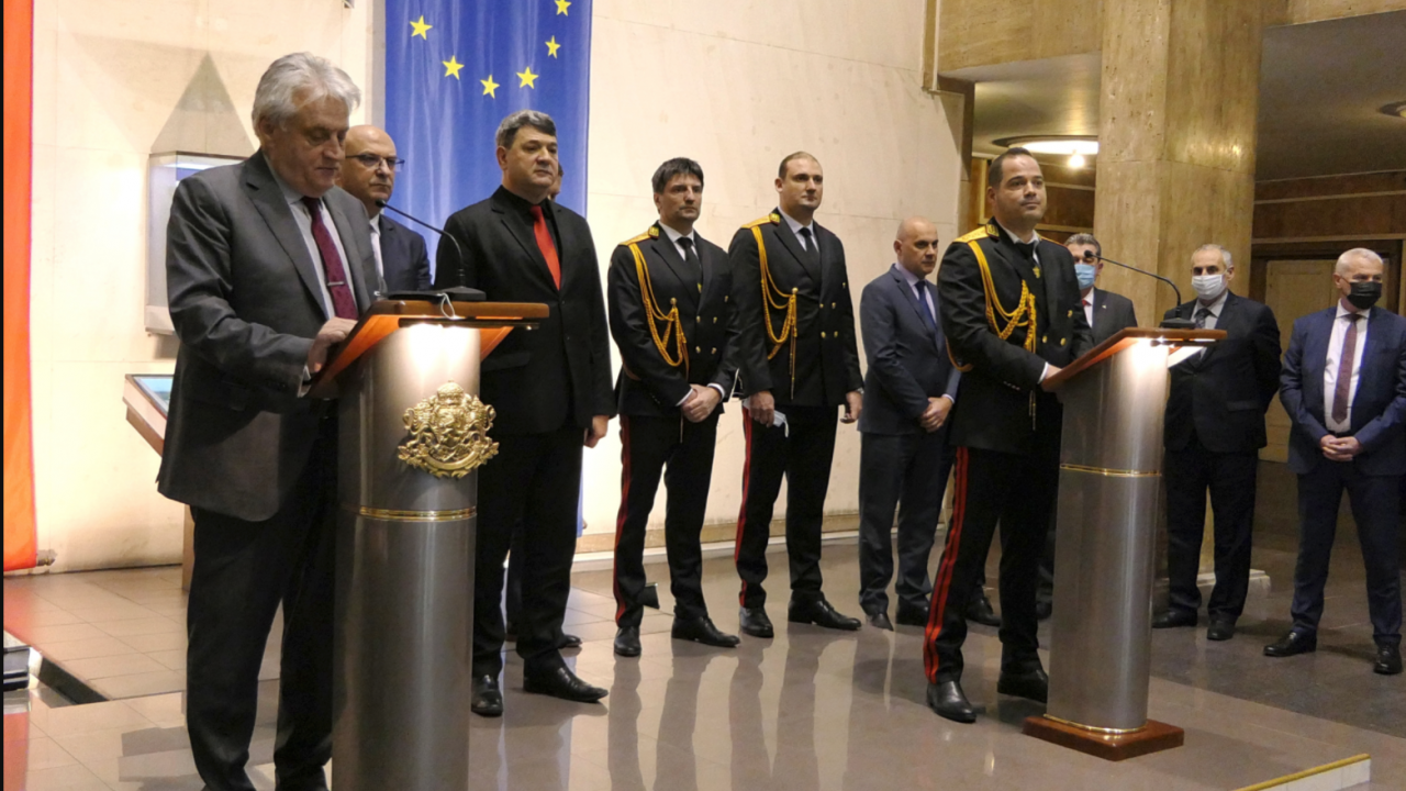 Министър Рашков награди служители на ГДБОП