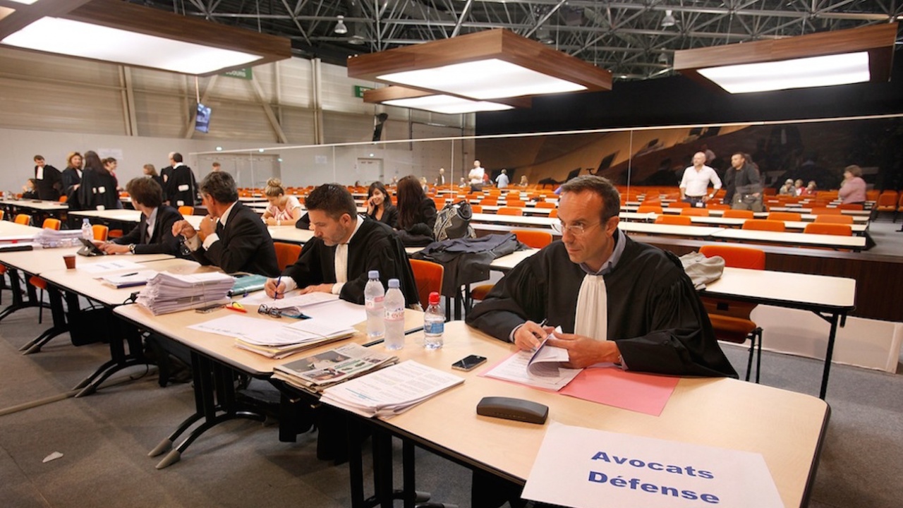 Във Франция днес започна делото срещу четирима подсъдими за убийството