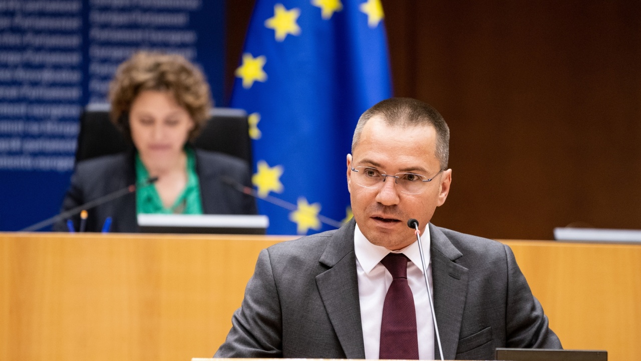 Ангел Джамбазки призова за отмяна на „зеления сертификат“ в ЕС