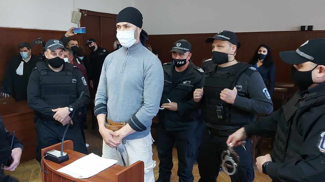 Обвиненият за убийството на бизнесмен в Хасково се яви пред съда: Не съм убил никого! Бях в хотел с една жена