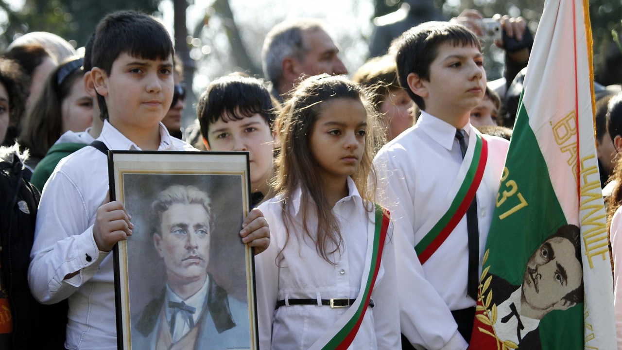 България се преклони пред подвига на Апостола