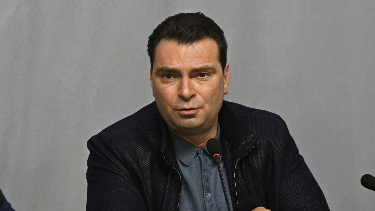 Калоян Паргов ще поиска вот на доверие съобщиха от  
Изпълнителното