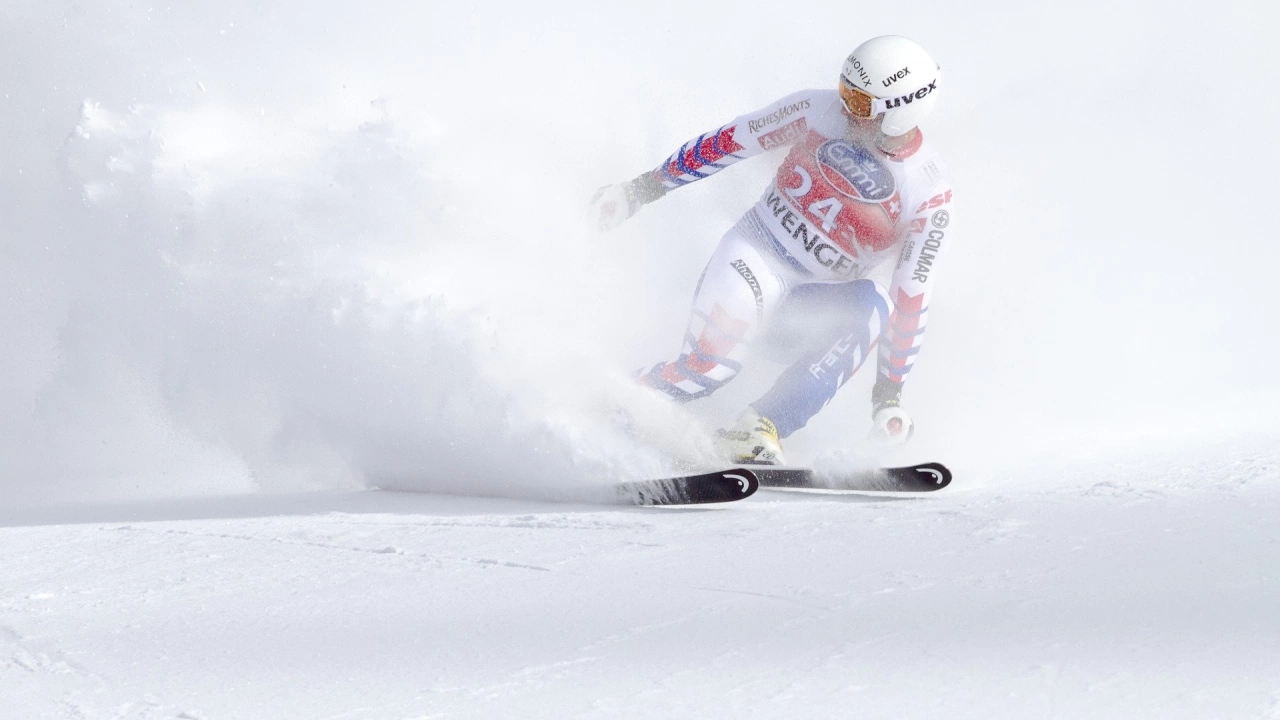 Финландският състезател по ски свободен стил Йон Салинен пострада след сблъсък