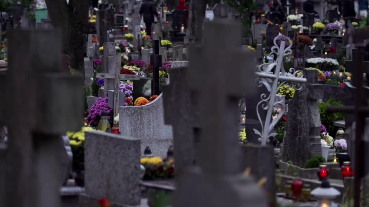 Църквата против кремациите, но гробищните паркове в Пловдив се изчерпват бързо
