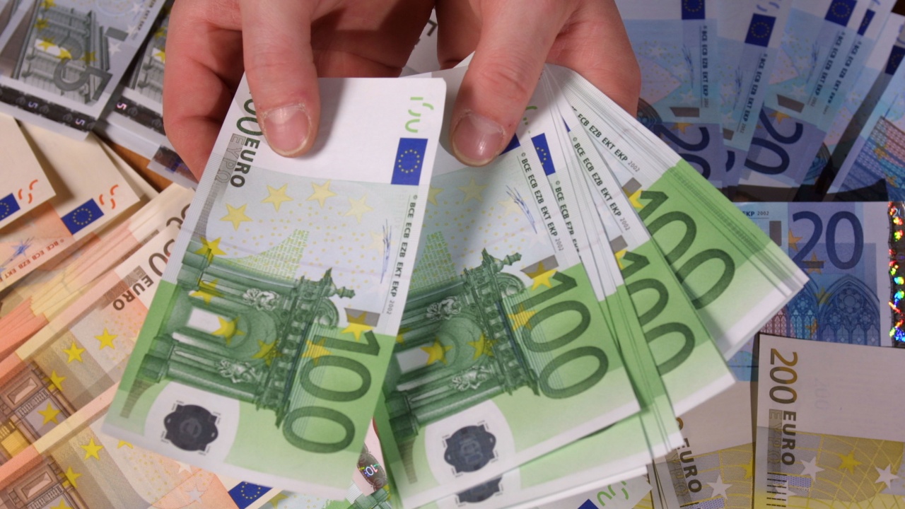  Европейски Съюз утвърди дефинитивно обезпечаването на заем от 1,2 милиарда евро за Украйна 
