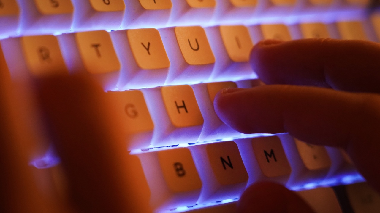 Хакери удариха сайтове на институции и банки в Украйна