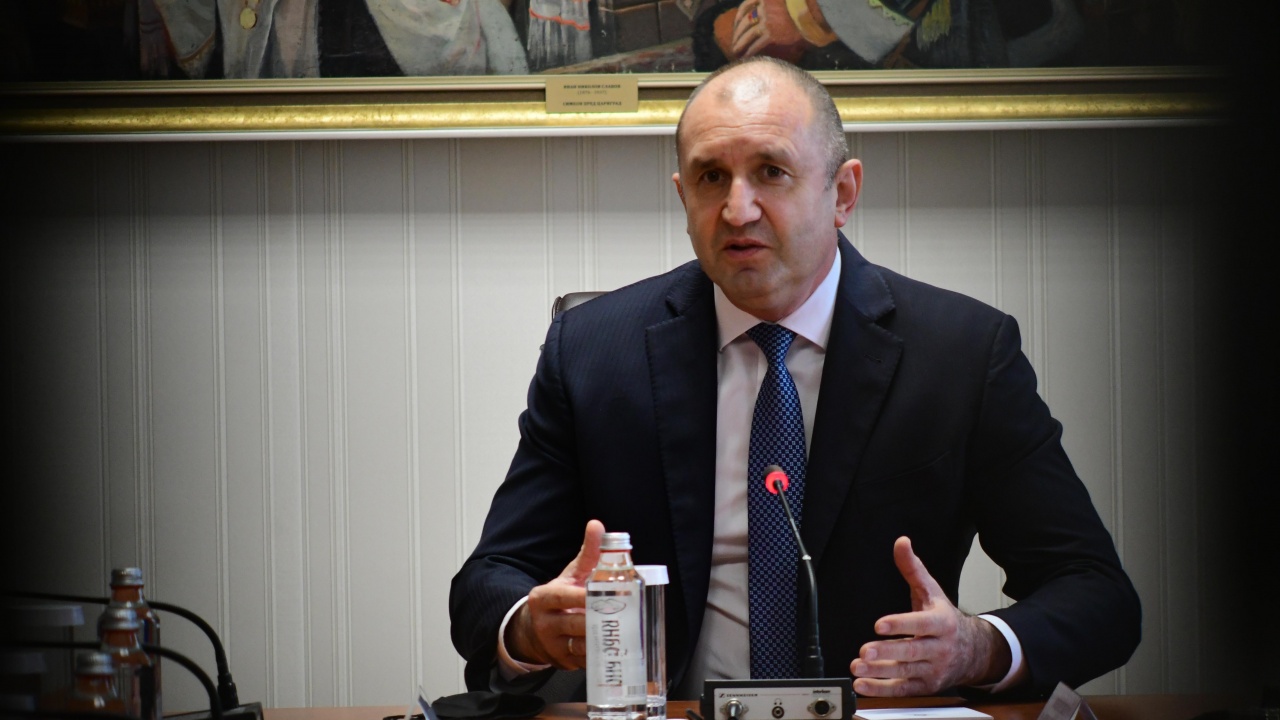Радев свика среща на държавните институции заради военните действия в Украйна