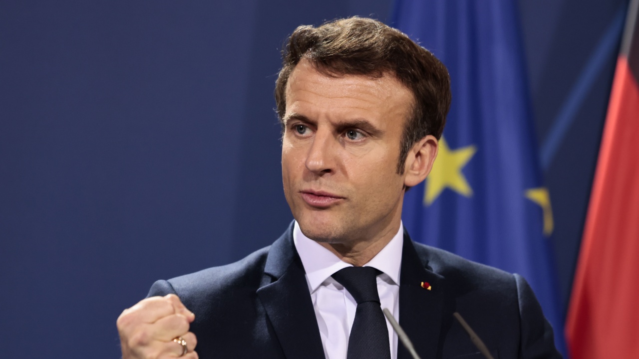  Макрон: Франция работи дружно със своите сътрудници по прекъсване на войната 