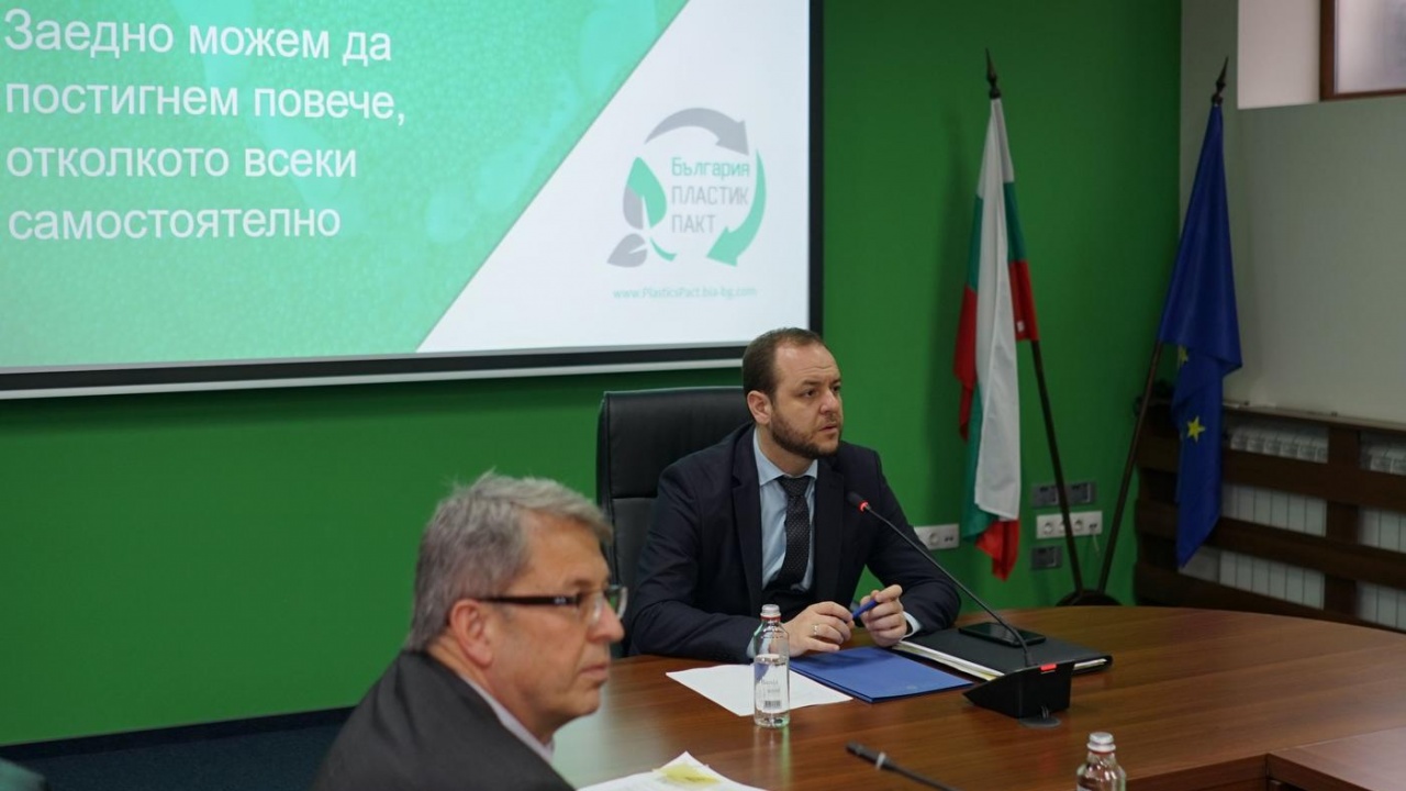 Борислав Сандов обсъди аспектите на кръговата икономика с ръководството на Българската стопанска камара
