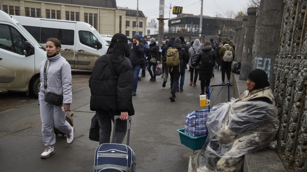  В Киев е оповестена въздушна паника, жителите са призовани да отидат в убежищата 