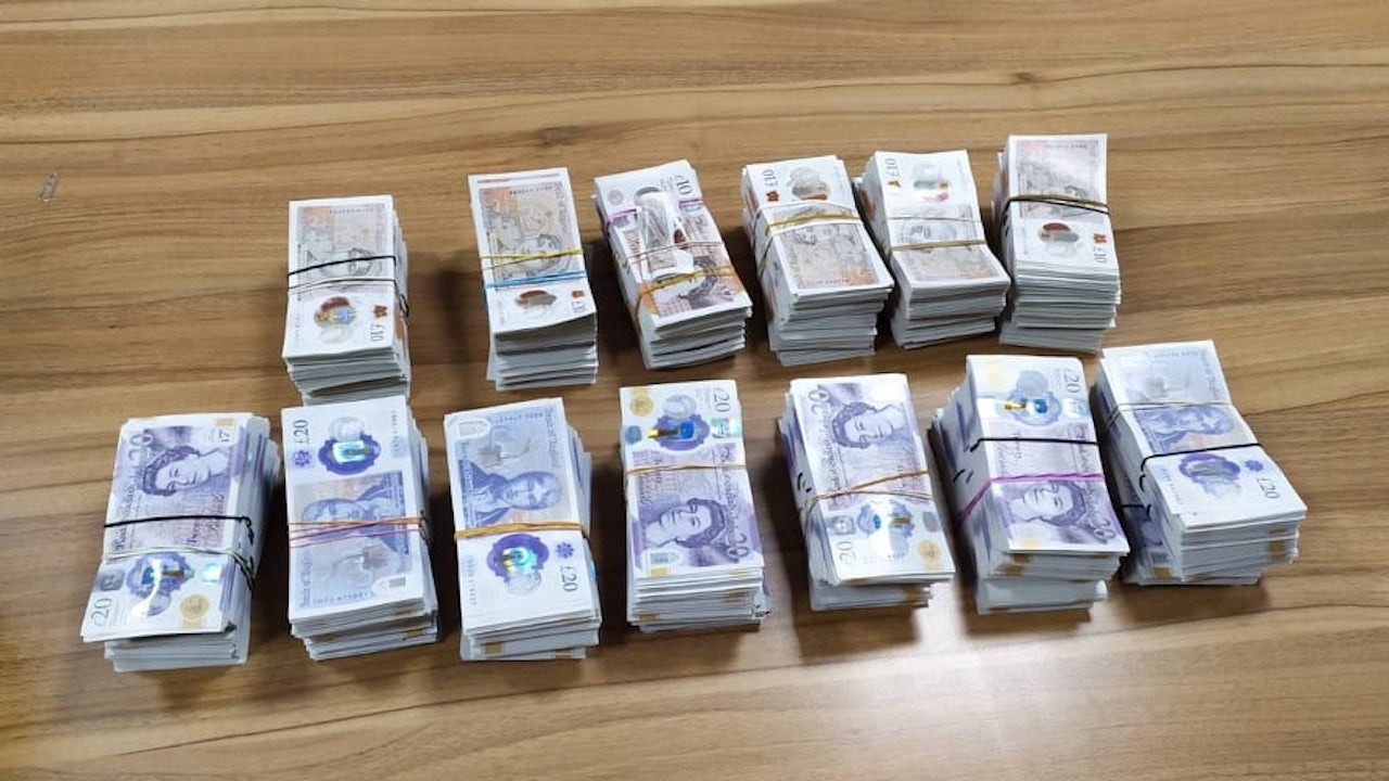 Откриха недекларирана валута за близо 235 000 лева в камион на "Капитан Андреево"