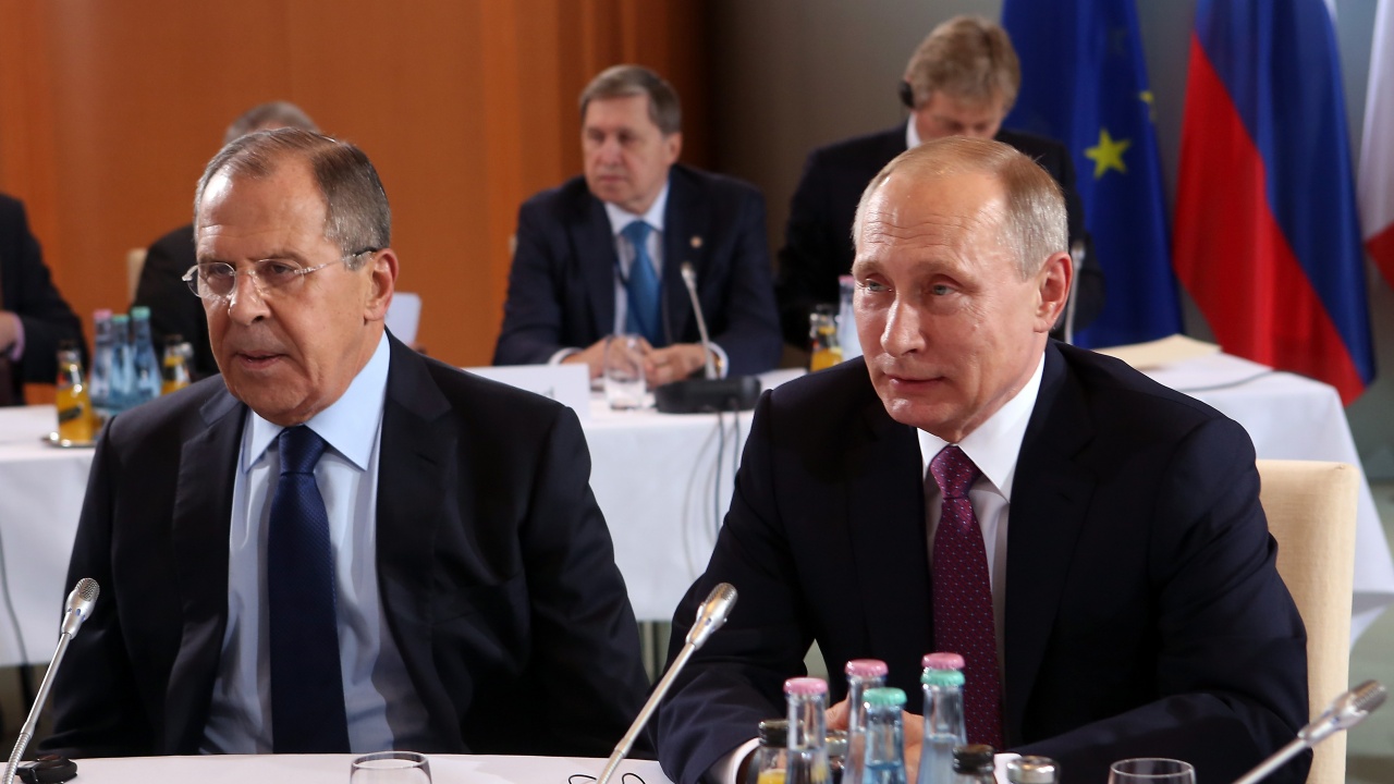 ЕС замразява авоарите на Путин и Лавров