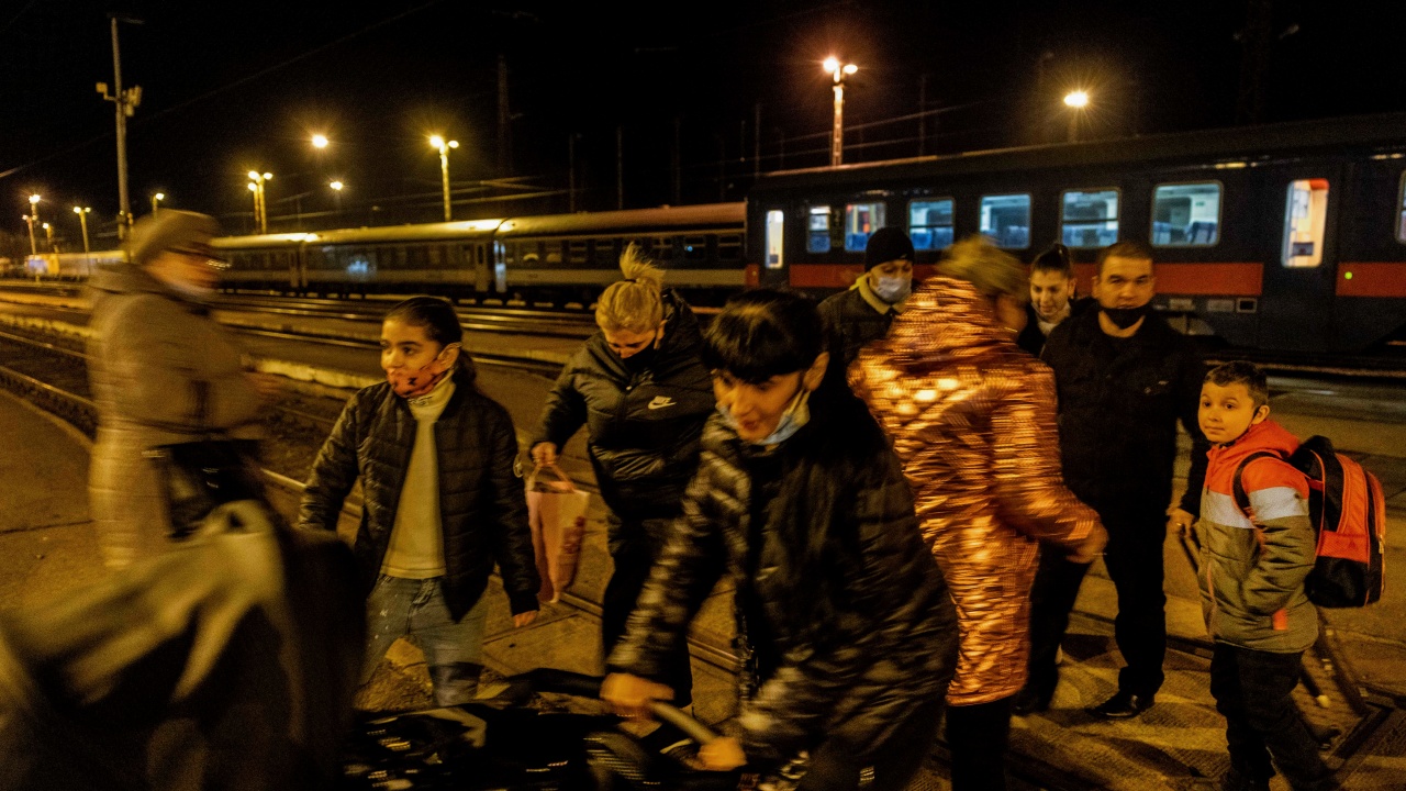 Най-малко 300 000 украински бежанци са влезли на територията на